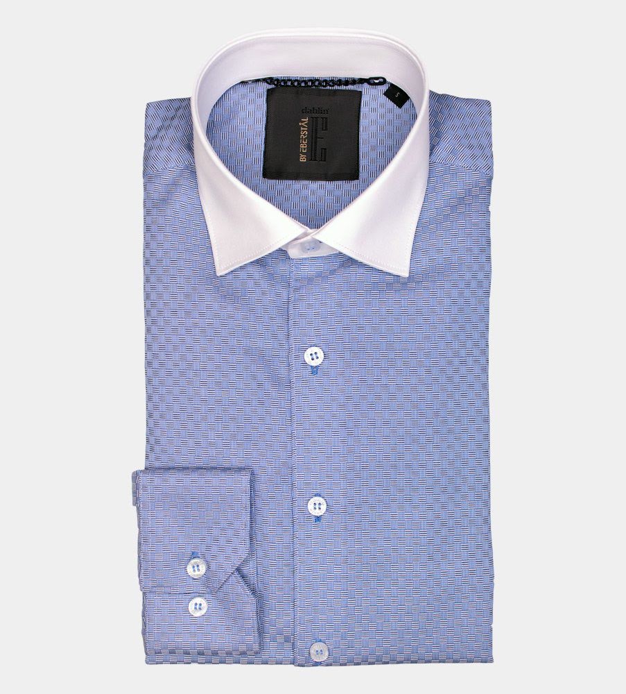 Skjorta vackert tyg Skjorta vackert tyg